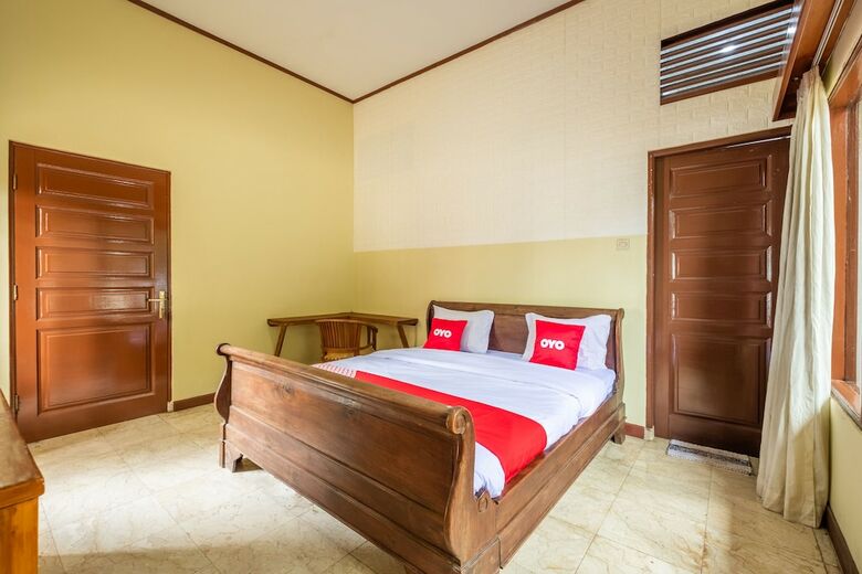 Hotel Oyo 951 Cempaka Ratu Beach Resort