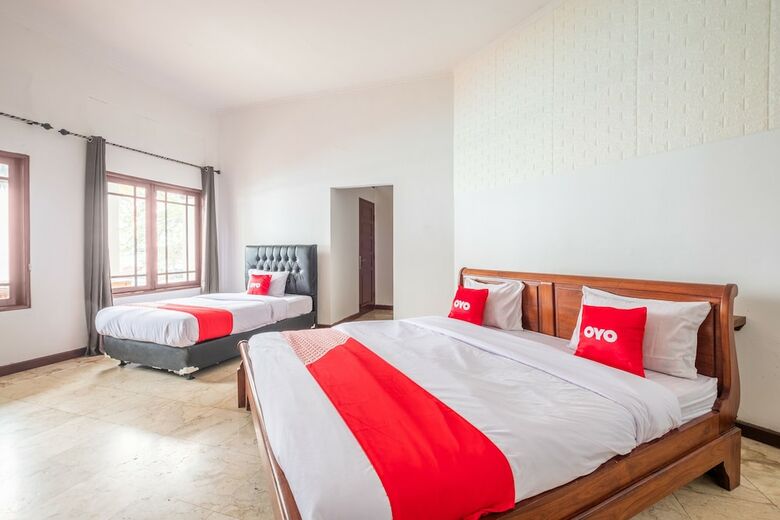 Hotel Oyo 951 Cempaka Ratu Beach Resort