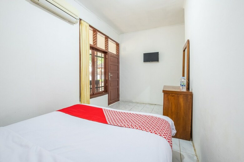 Hotel Oyo 951 Cempaka Ratu Beach Resort