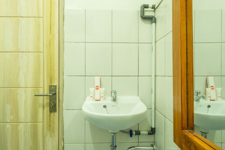 Hotel Oyo 951 Cempaka Ratu Beach Resort