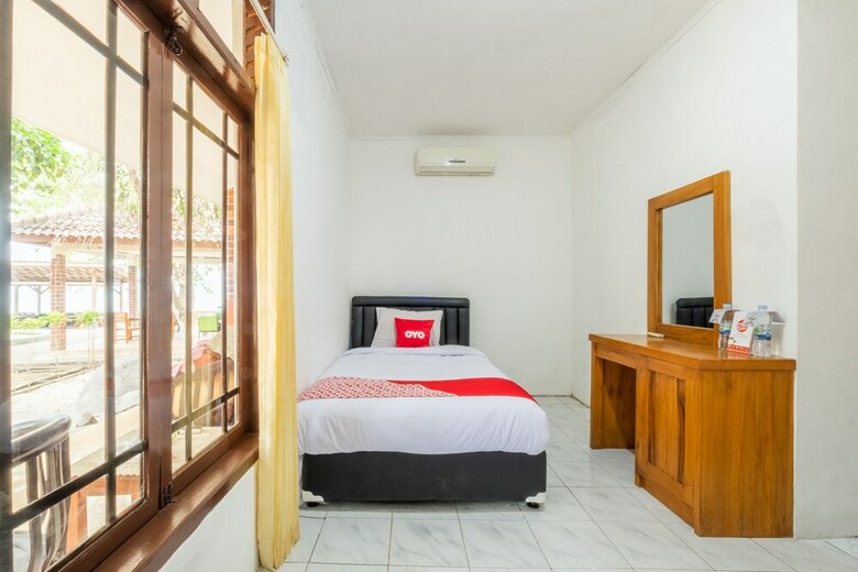 Hotel Oyo 951 Cempaka Ratu Beach Resort