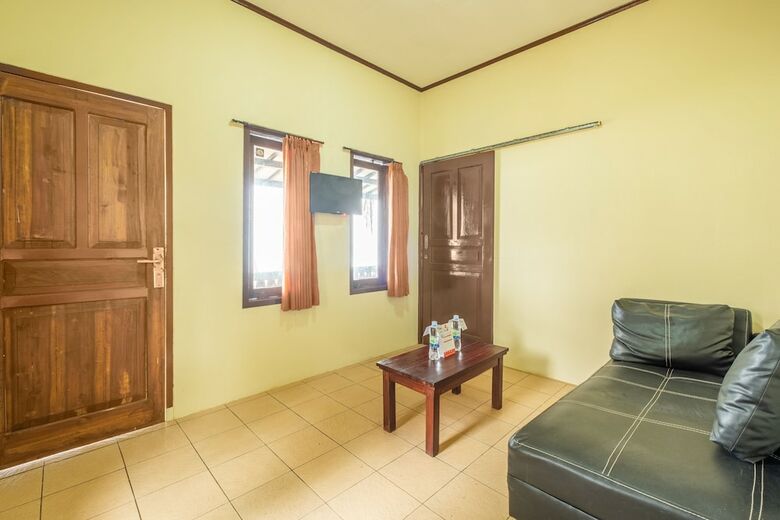 Hotel Oyo 951 Cempaka Ratu Beach Resort