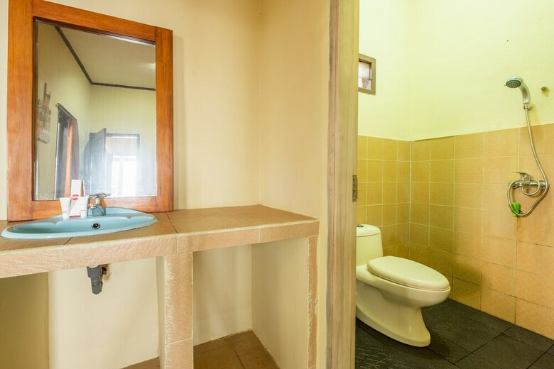 Hotel Oyo 951 Cempaka Ratu Beach Resort