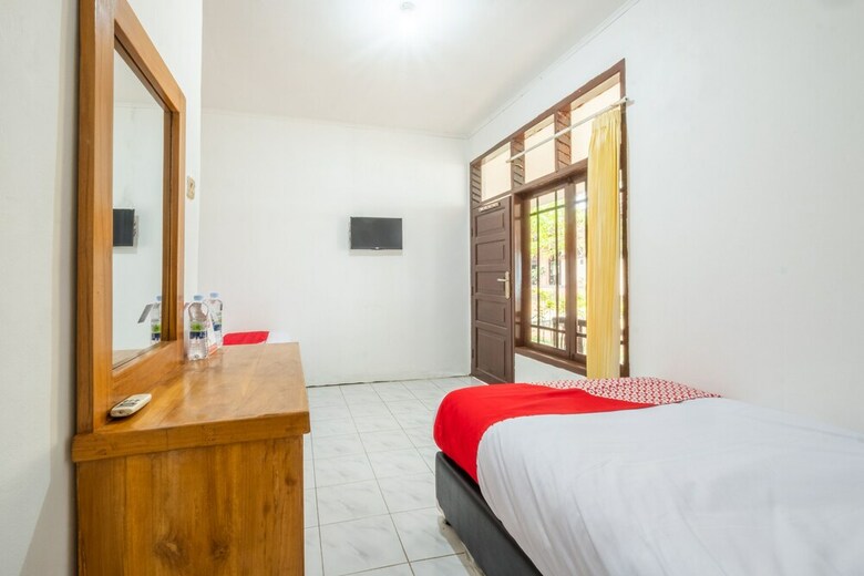 Hotel Oyo 951 Cempaka Ratu Beach Resort