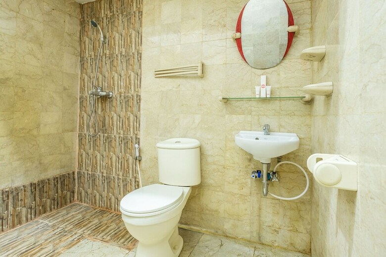 Hotel Oyo 951 Cempaka Ratu Beach Resort