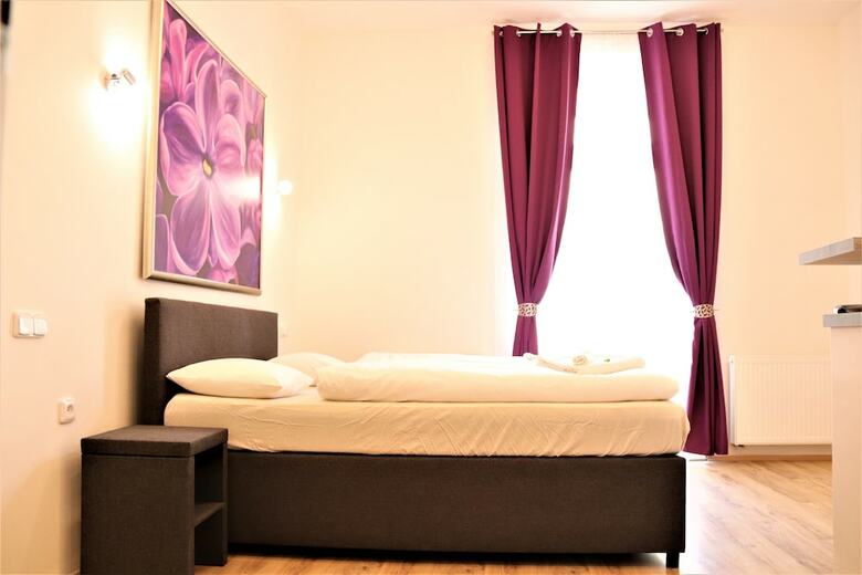 Flowers Apartments