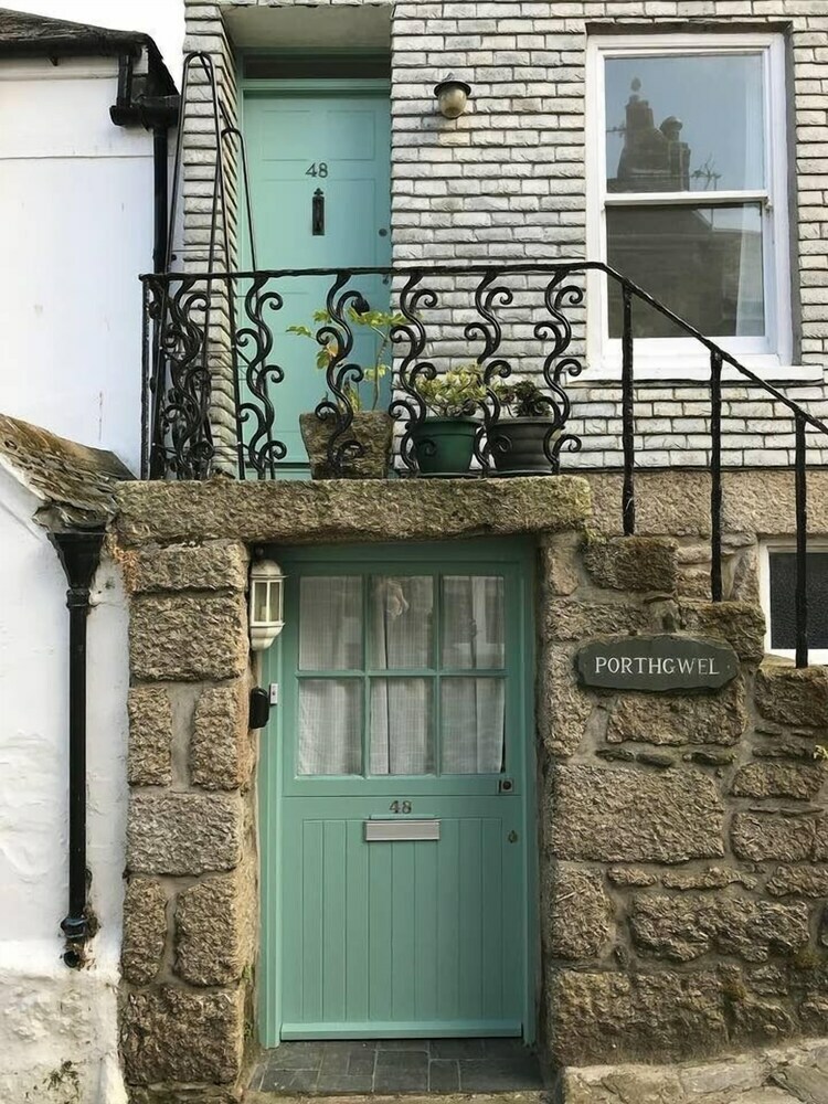 Porthgwel; A Cottage With Truly Breathtaking Views