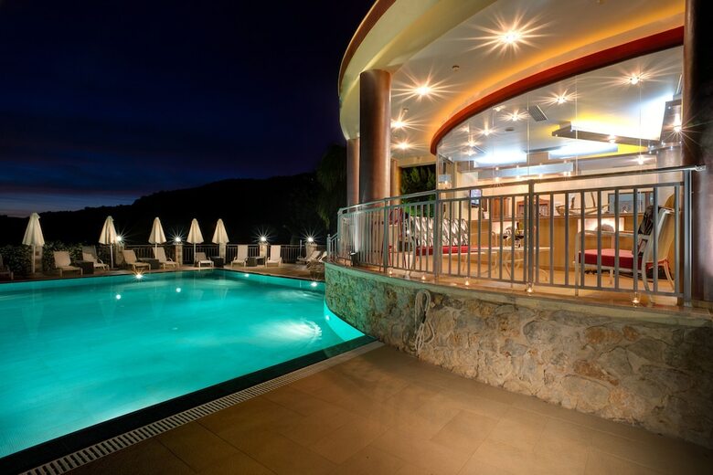 Hotel 3 Aktes Resort