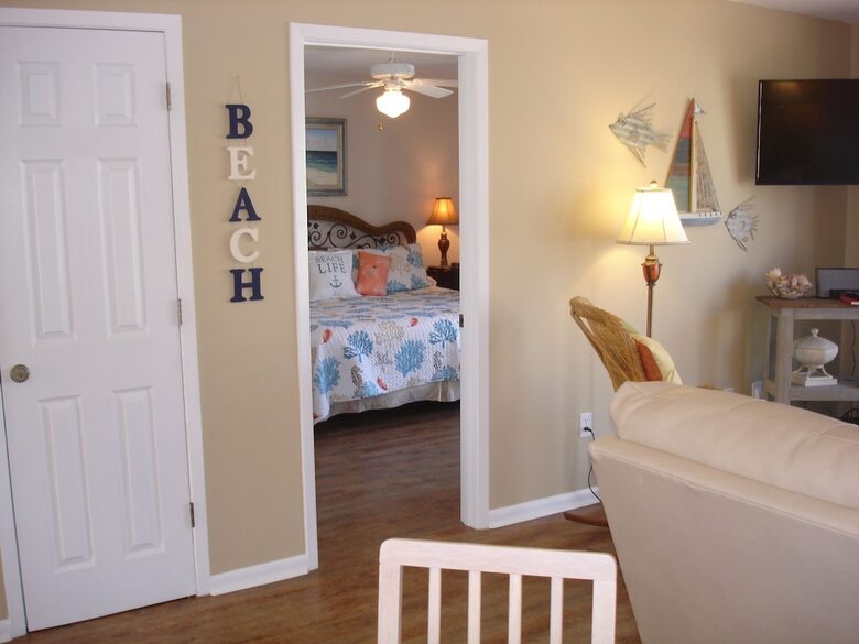Romar Beach 208