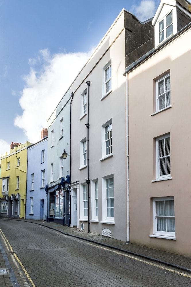 Pieces Of Eight Two Bedroom Apartment