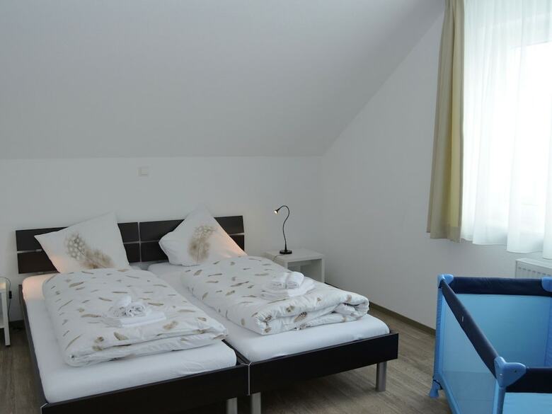 Elegant Villa With Garden, Private Terrace, Balcony, Heating
