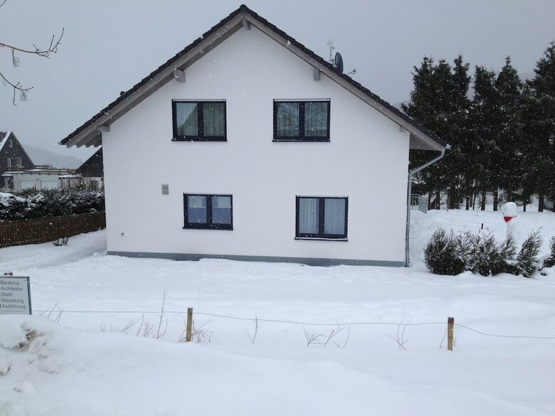 Elegant Villa With Garden, Private Terrace, Balcony, Heating