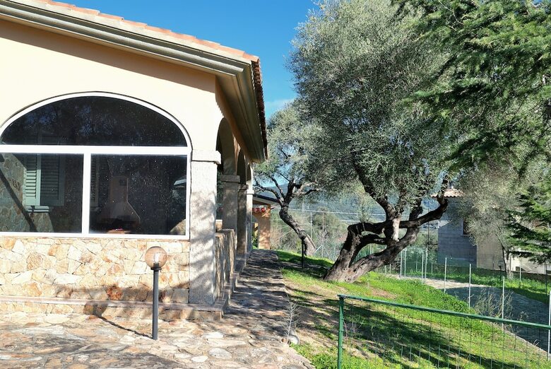 Hotel Schifoni House