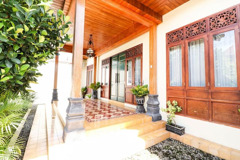 Hotel Griya Pamengkang 1 - Javanese House