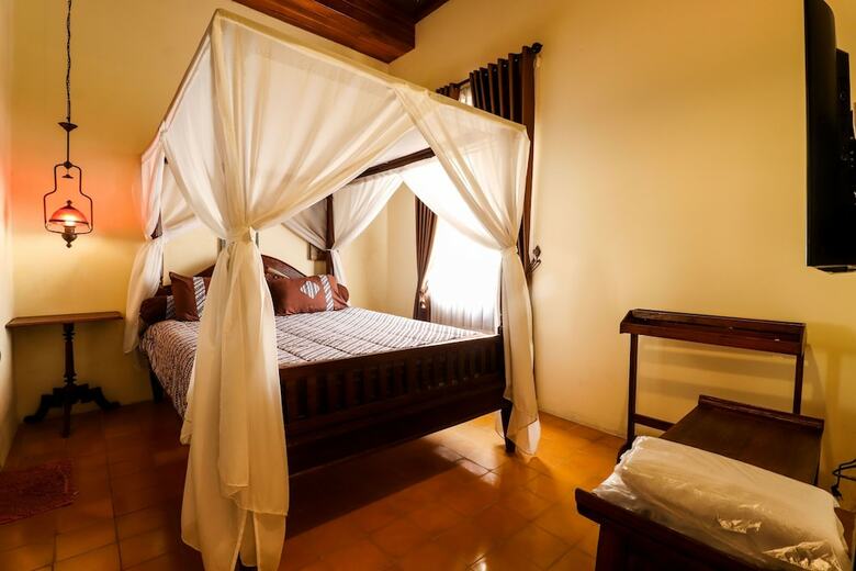 Hotel Griya Pamengkang 1 - Javanese House