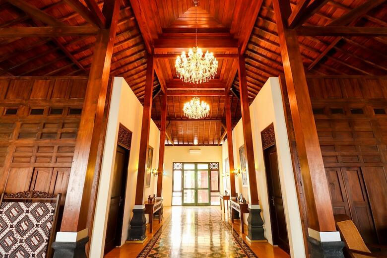 Hotel Griya Pamengkang 1 - Javanese House