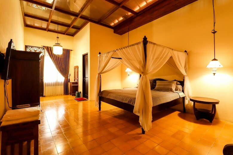 Hotel Griya Pamengkang 1 - Javanese House