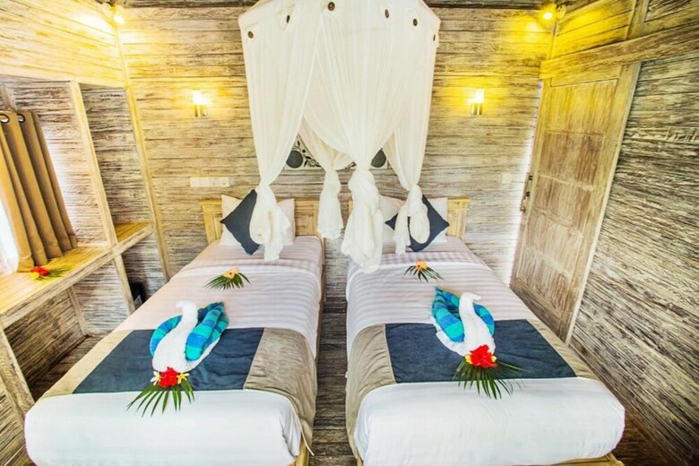 Hotel The Syron Huts