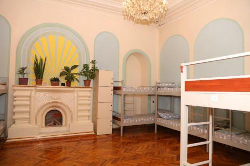 Hostal Flora Hostel