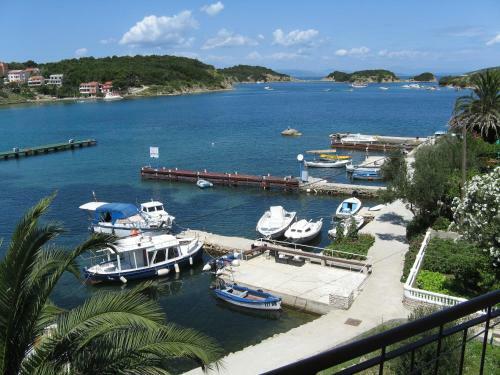 Bed & Breakfast Rooms Makaus