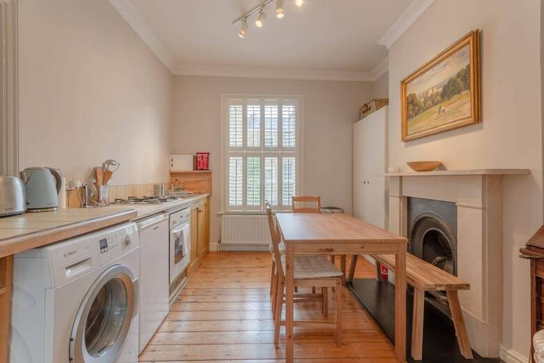 Charming Two Bedroom Home In West London