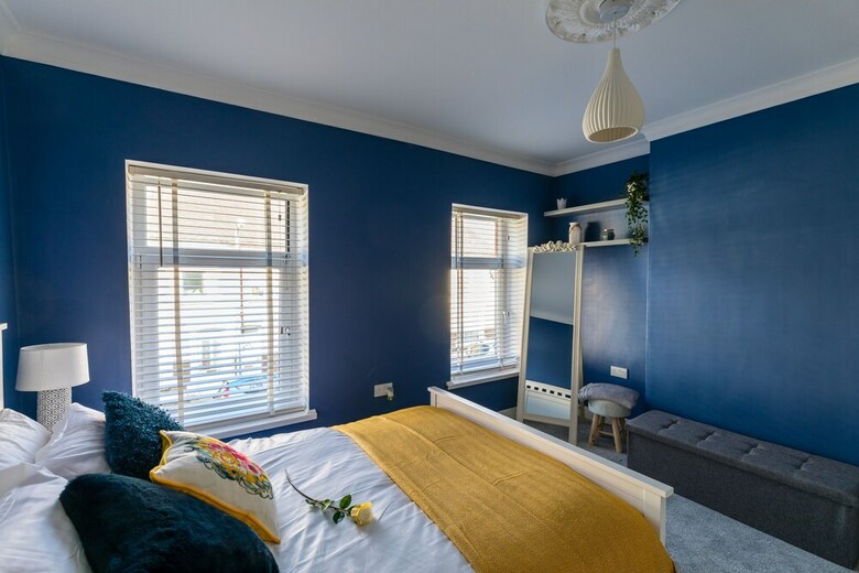 The Hollywood Beautiful 3 Bedroom House