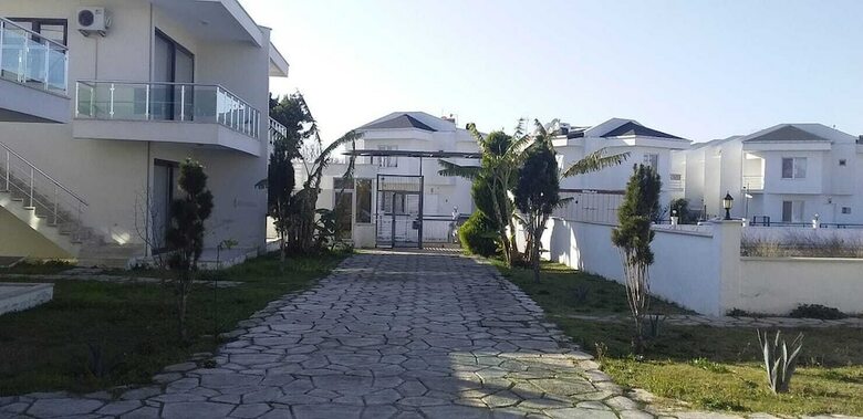 My Dream Apart