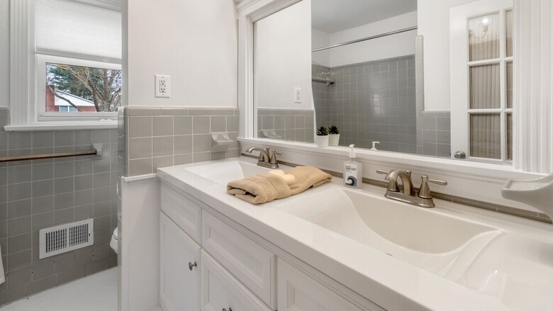 5 Bedroom, Belmeade Drive