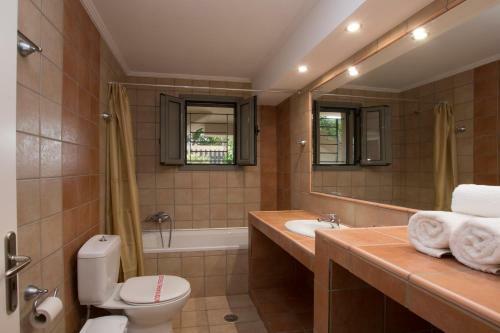 Hotel Golden Coast Boutique - Luxury Living