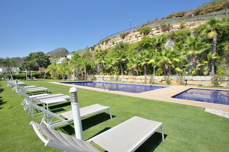 Modern Two Bedroom Villa With Indoor Pool & Spa