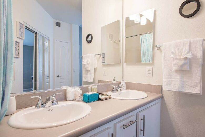 Apartamento Modern Quiet Home - 15 Minutes To Strip With Pool!