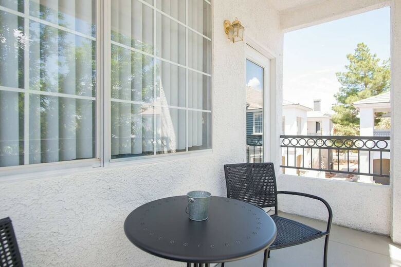 Apartamento Modern Quiet Home - 15 Minutes To Strip With Pool!