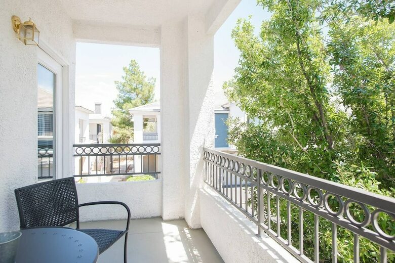 Apartamento Modern Quiet Home - 15 Minutes To Strip With Pool!
