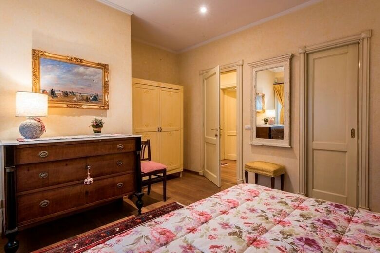 Deluxe Charming Florentine Villa In The City. Plus