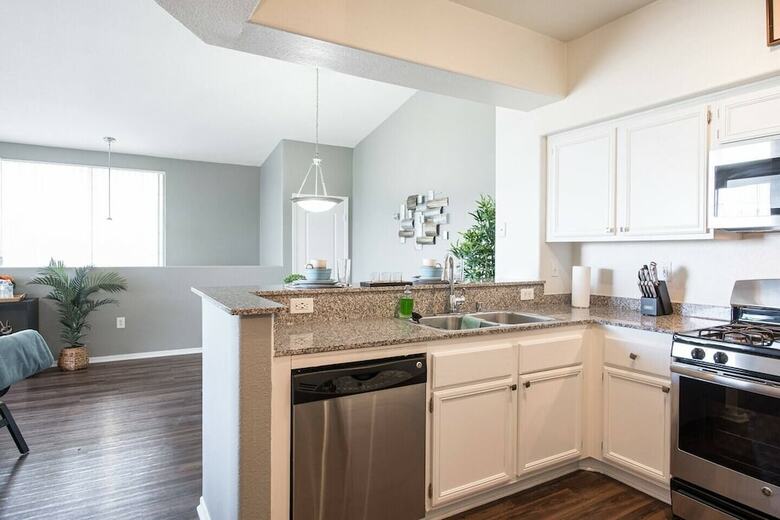Apartamento Large Private Condo 15 Minutes From Strip W/ Pool