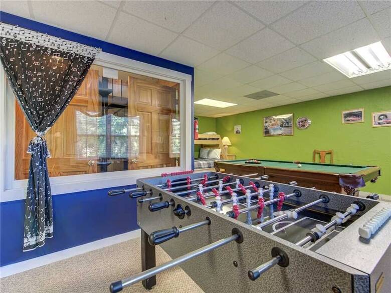 Cabana Peanuts Hideaway, 3 Bedrooms, Hot Tub, Fire Pit, Sleeps 10