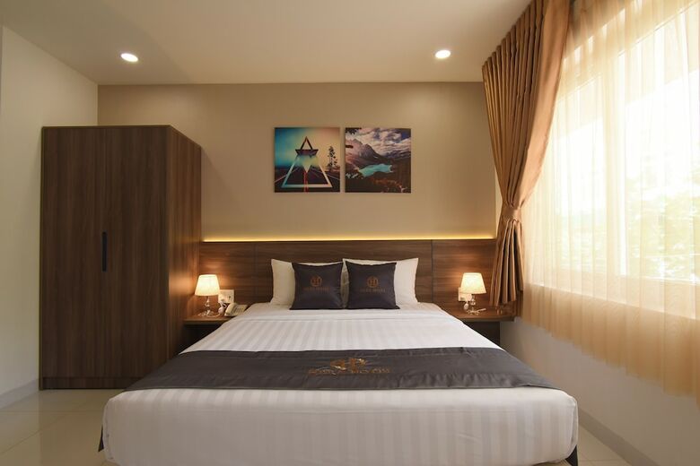 Hera Hotel
