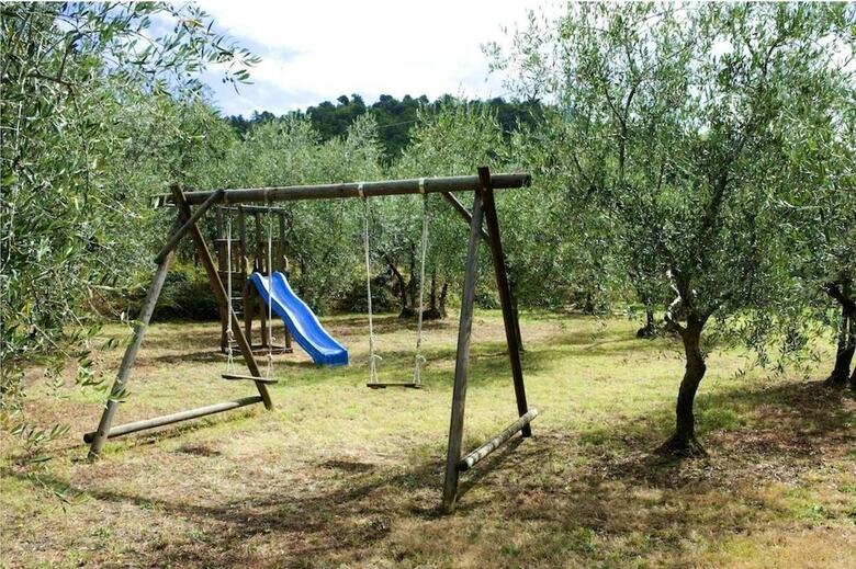Villa Apartment With One Bedroom In Castelfranco Piandisc�, With Pool Access