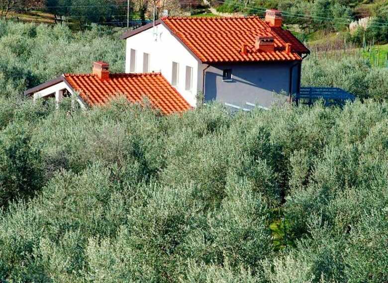 Villa Apartment With One Bedroom In Castelfranco Piandisc�, With Pool Access