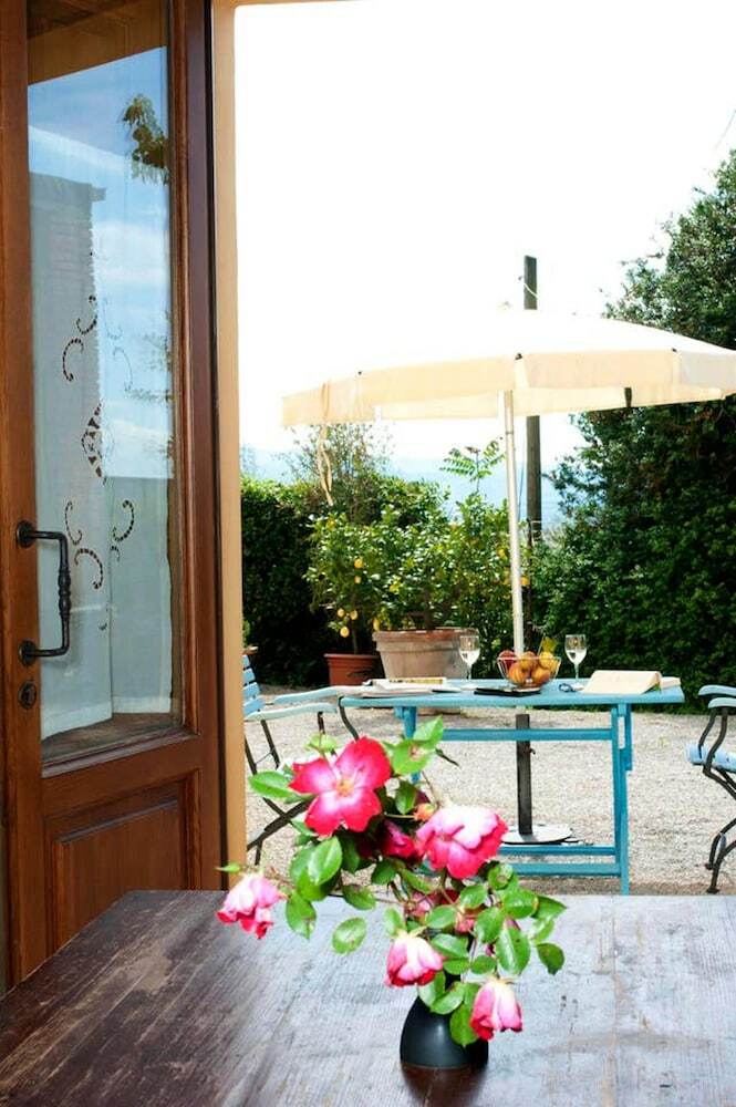 Apartment With One Bedroom In Castelfranco Piandisc�, With Pool Access