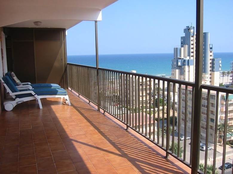 Apartamentos Alazan Tower