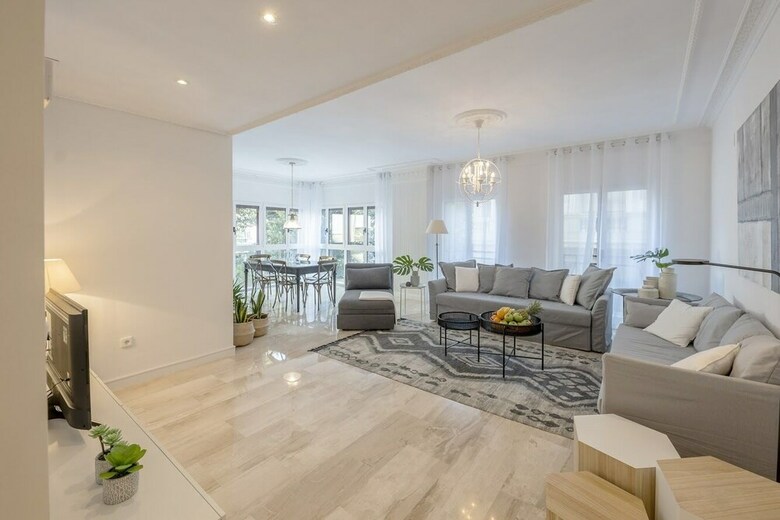 Luxury City Apartment