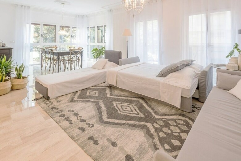 Luxury City Apartment