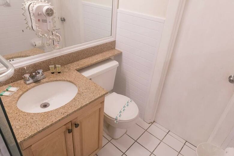 778 Studio Apartment Hollywood