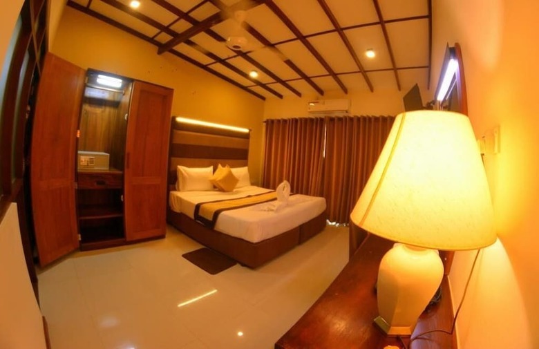 Beach Corridor Hotel & Spa