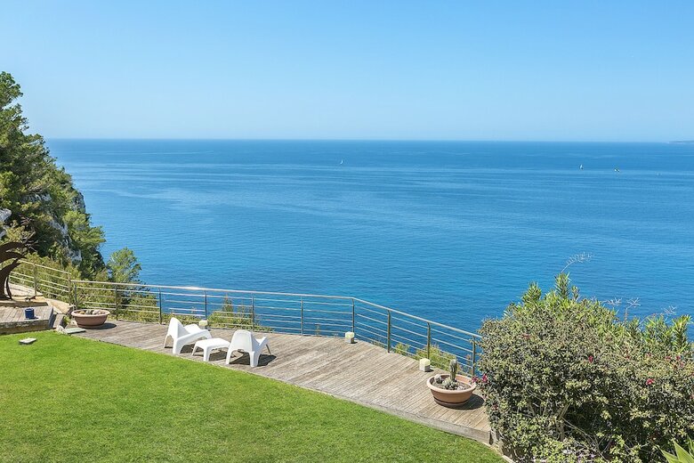 Villa Bay Blue By Priority