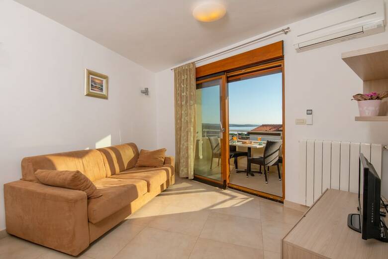 Apartments Oliva