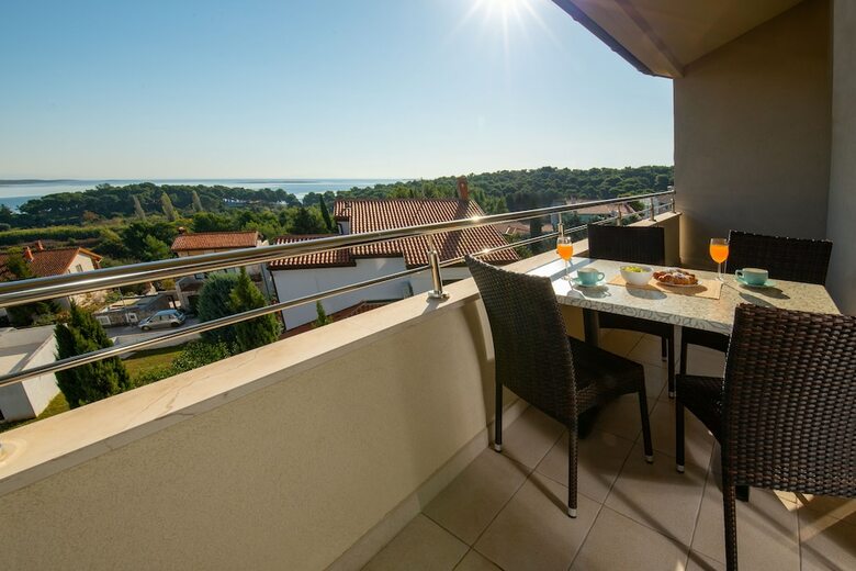 Apartments Oliva