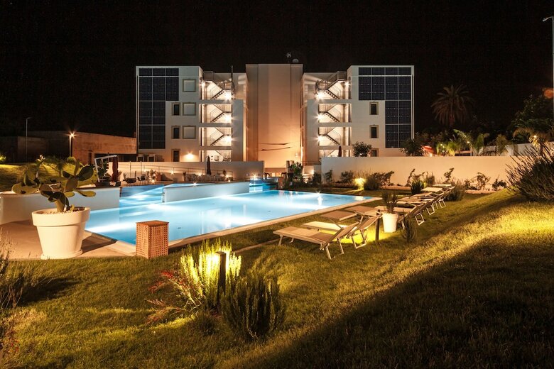 Seawater Hotel