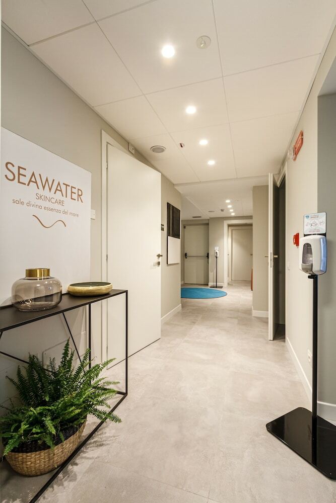 Seawater Hotel